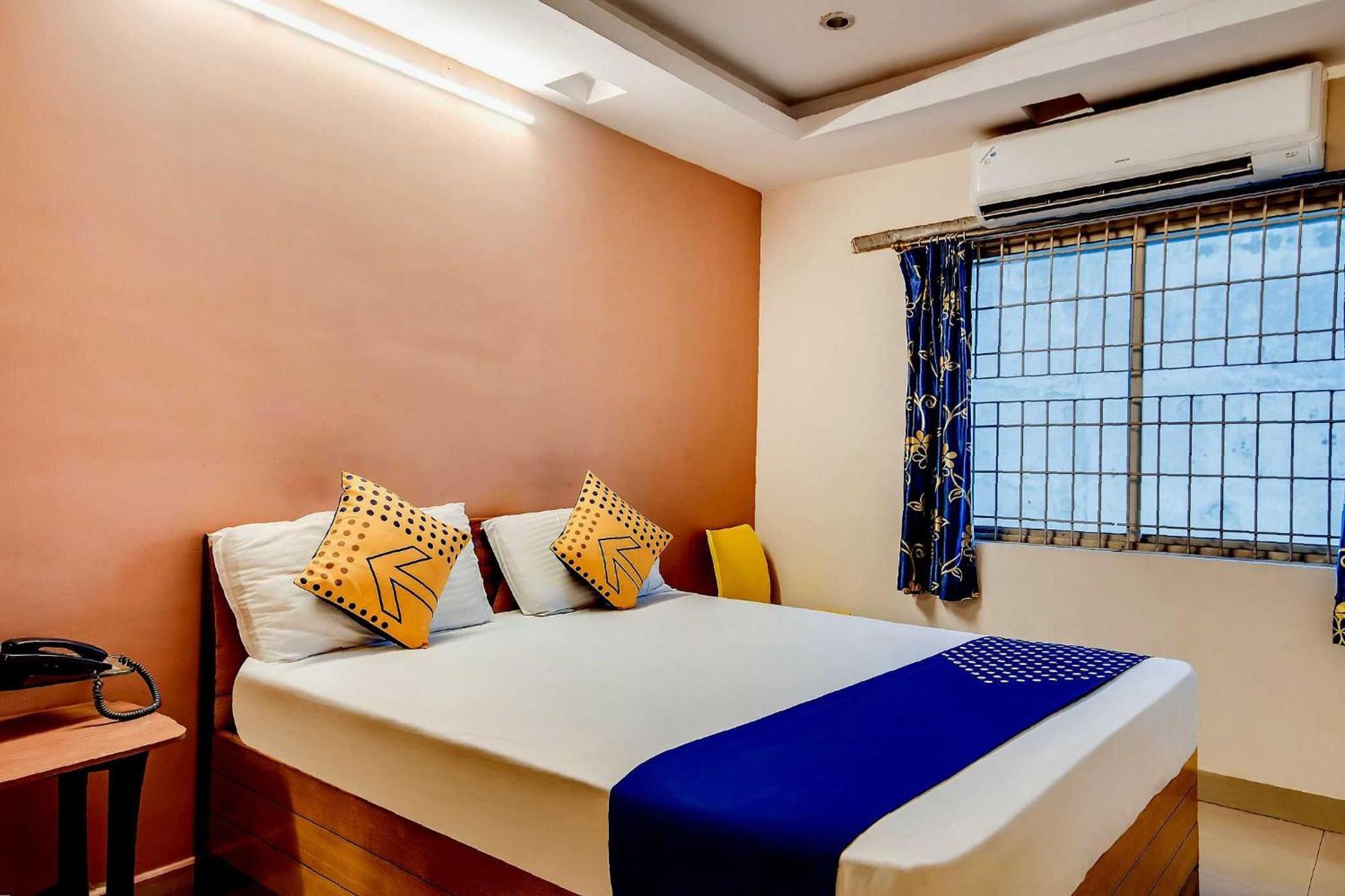 Spot On Sgs Residency Hotell Visakhapatnam Exteriör bild